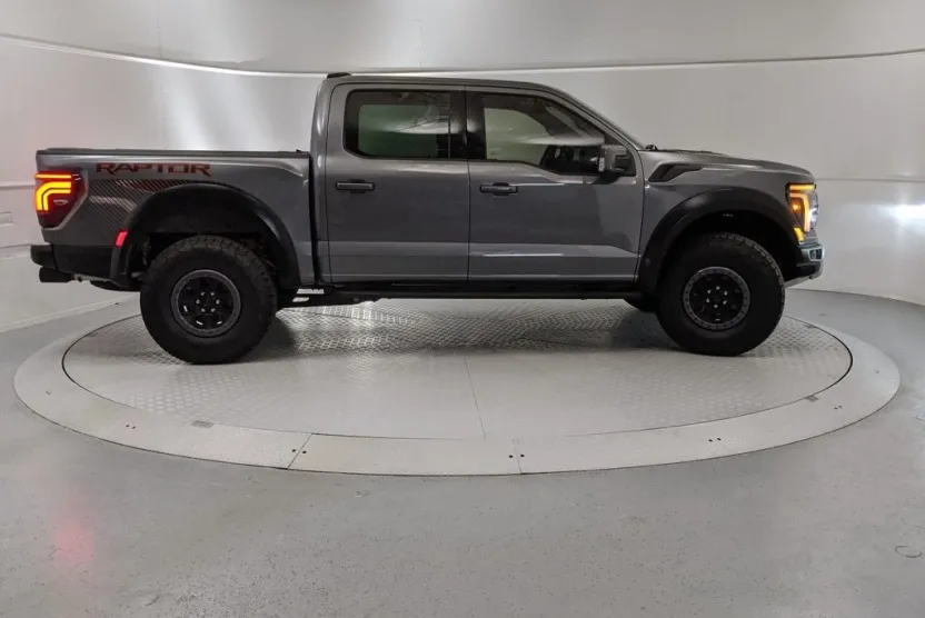2025 Ford F-150 Raptor photo 1