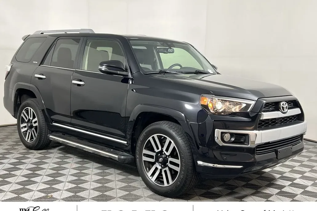 2017 Toyota 4Runner Limited photo 1