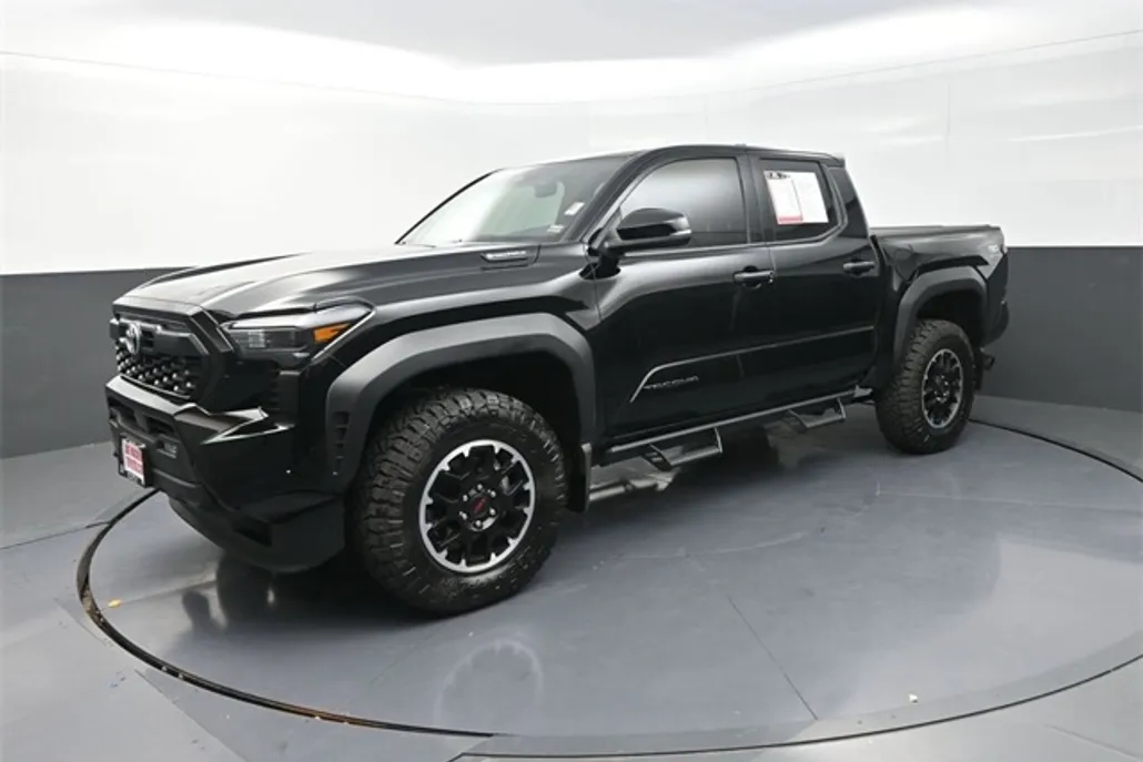 2025 Toyota Tacoma TRD photo 1