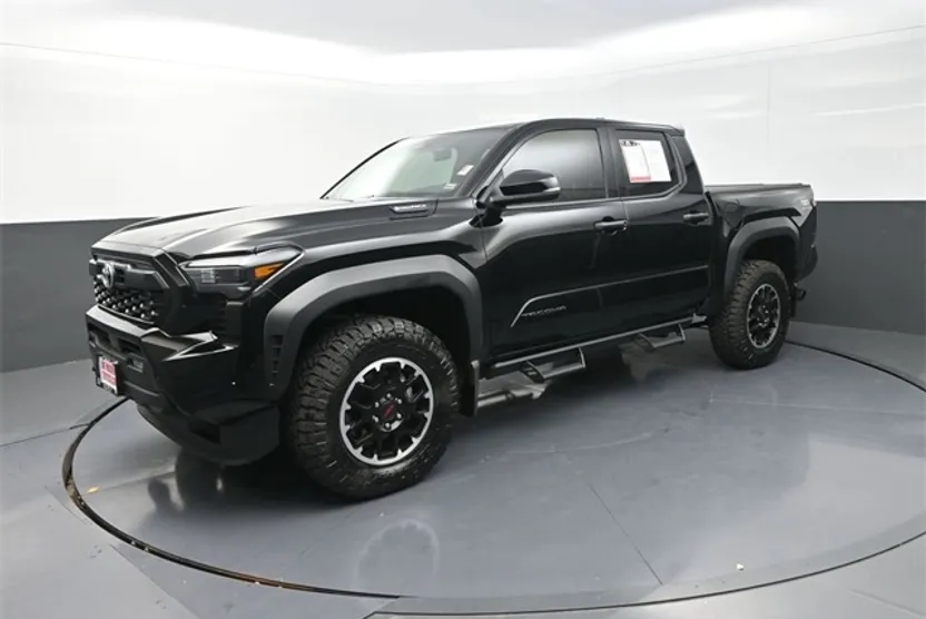 2025 Toyota Tacoma TRD photo 1