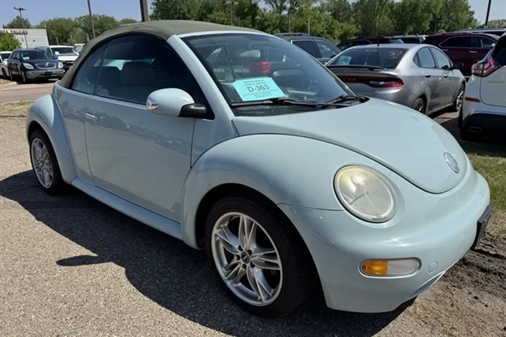 2005 Volkswagen Beetle Convertible GL photo 1