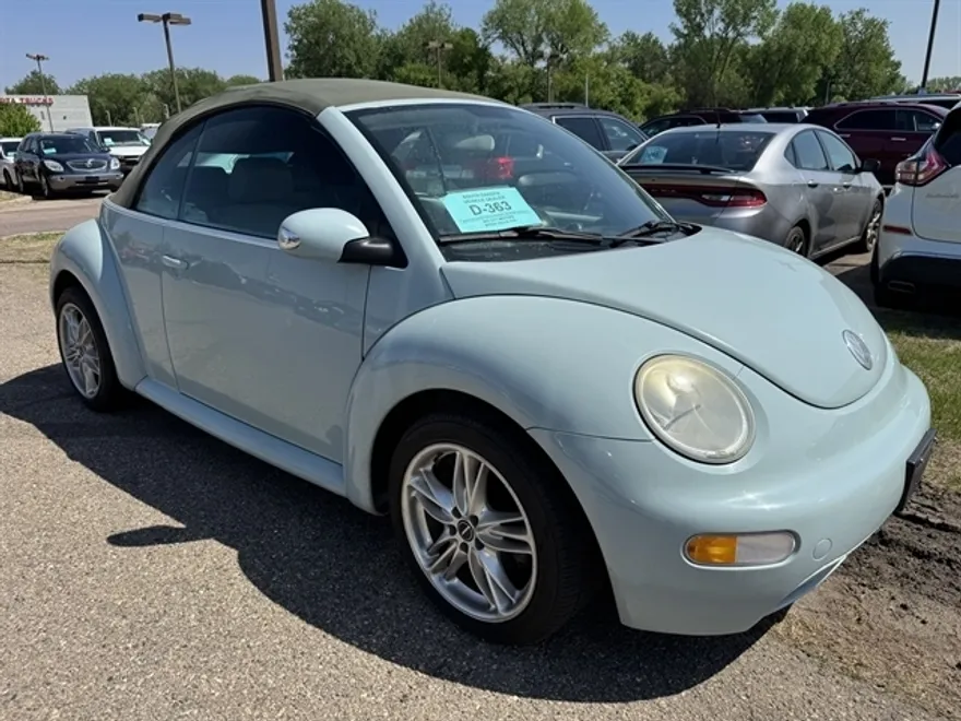 2005 Volkswagen Beetle Convertible GL photo 1