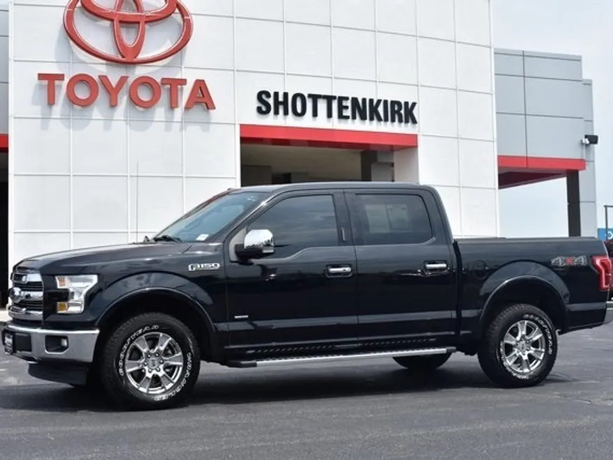2017 Ford F-150 Lariat photo 1