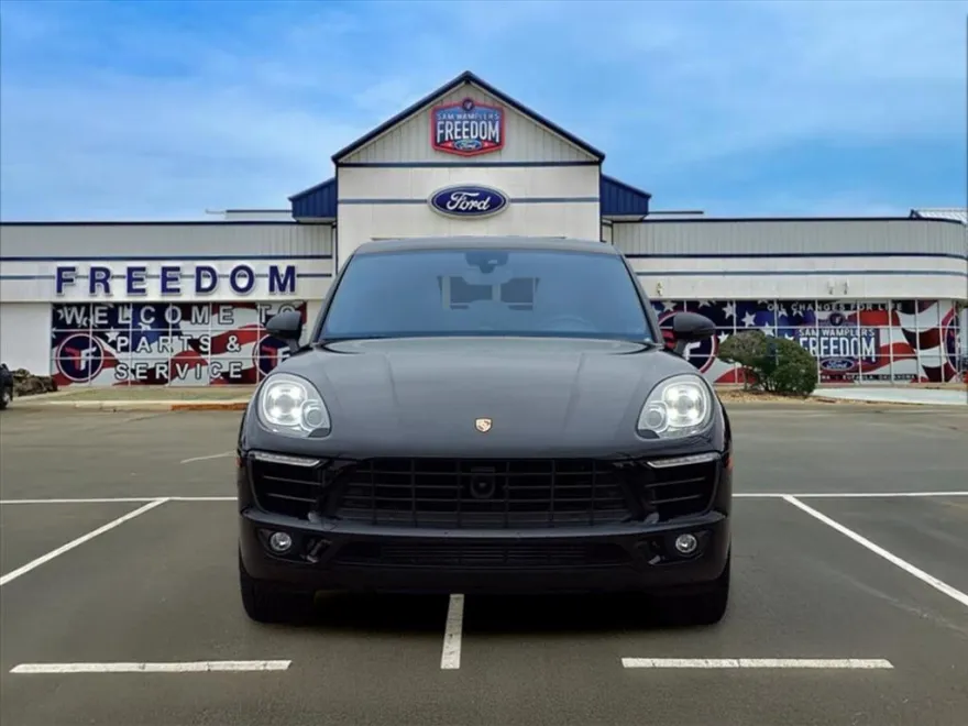 2017 Porsche Macan Base photo 1