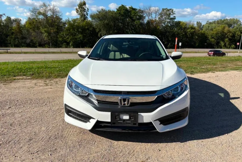 2017 Honda Civic LX photo 1