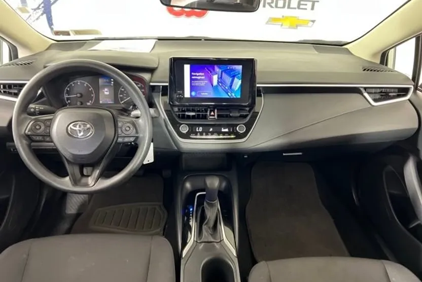 2023 Toyota Corolla LE photo 1