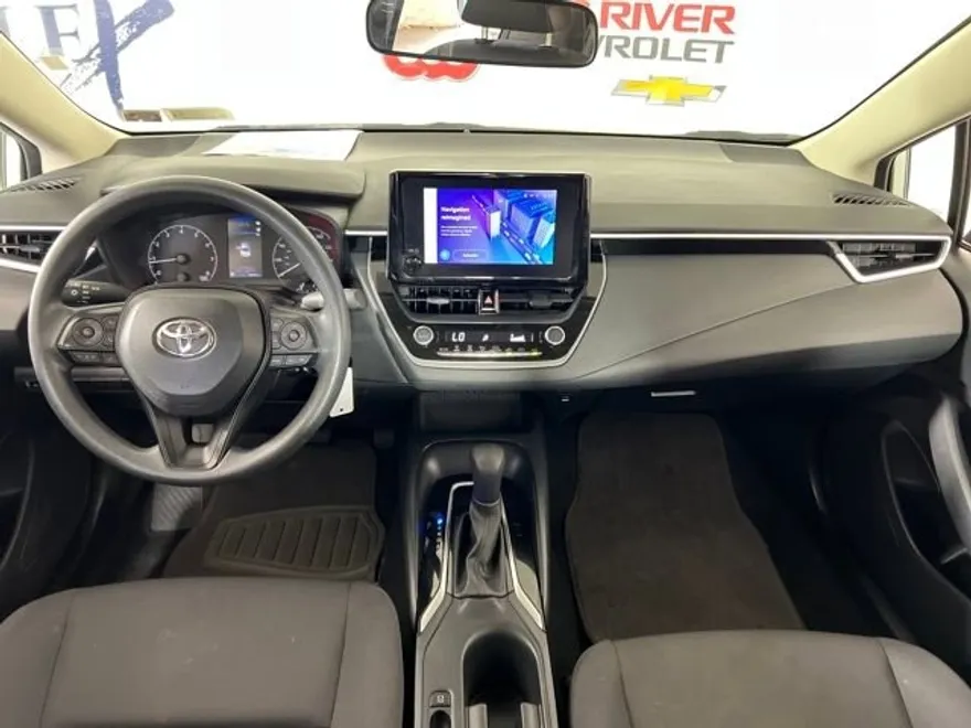 2023 Toyota Corolla LE photo 1