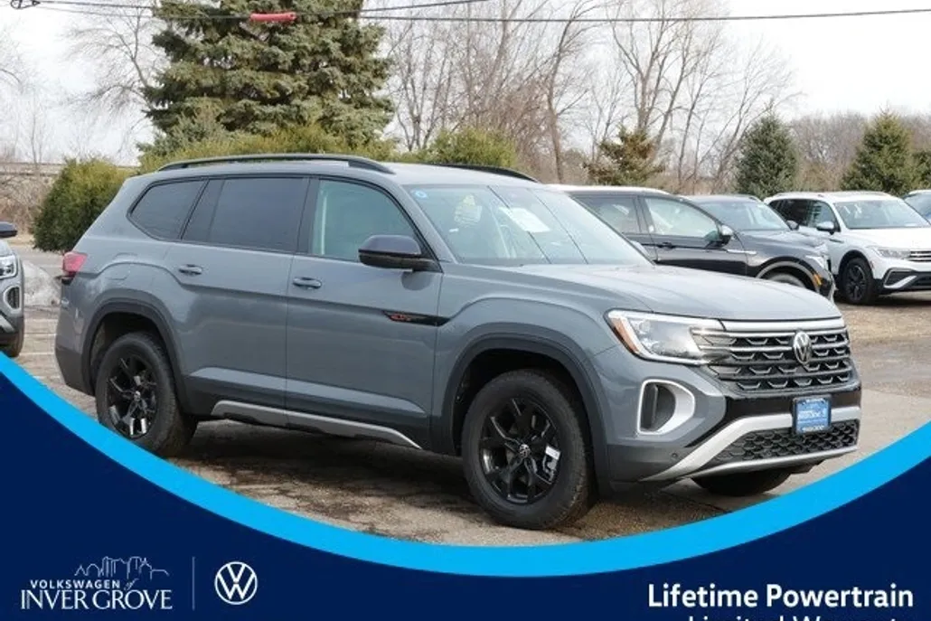 2025 Volkswagen Atlas SE Technology Peak Edition photo 1