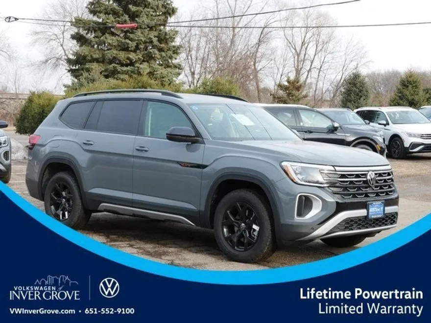 2025 Volkswagen Atlas SE Technology Peak Edition photo 1
