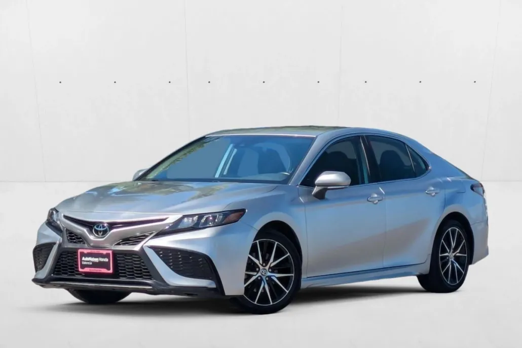 2023 Toyota Camry SE photo 1