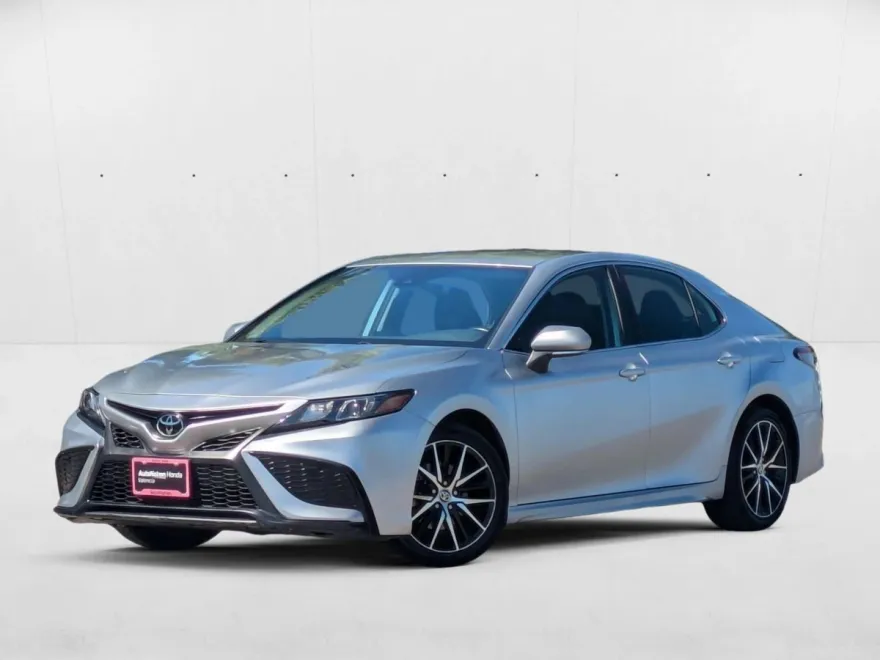2023 Toyota Camry SE photo 1