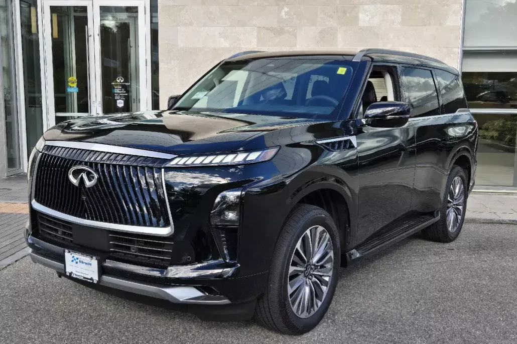 2026 Infiniti QX80 Luxe photo 1