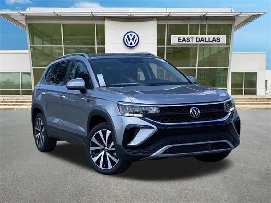 2024 Volkswagen Taos SE photo 1