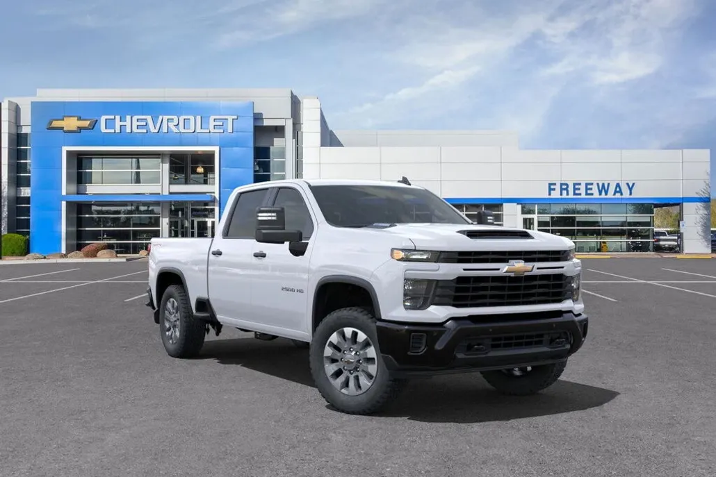 2025 Chevrolet Silverado 2500HD Custom photo 1