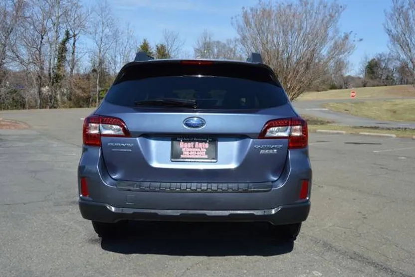 2015 Subaru Outback 2.5i Limited photo 1
