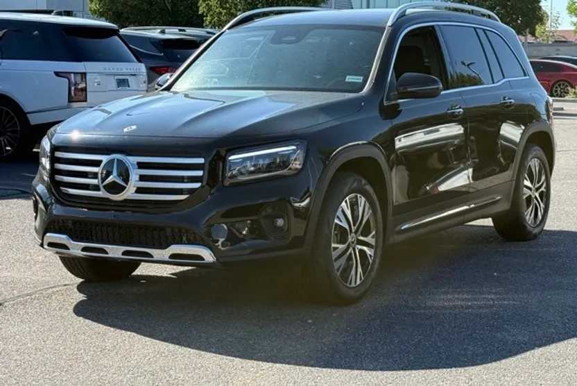 2025 Mercedes Benz GLB 250 4MATIC photo 1
