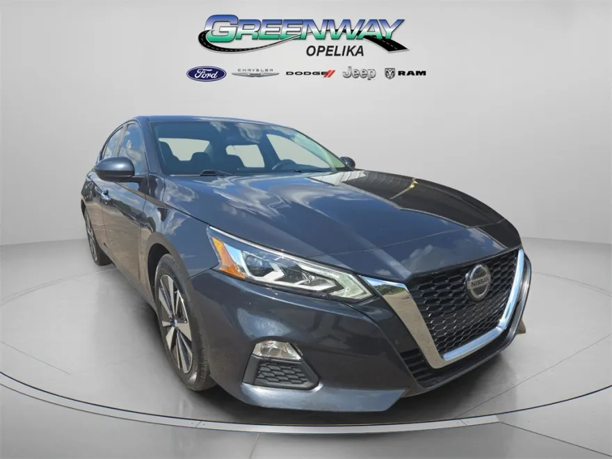 2022 Nissan Altima 2.5 SV photo 1