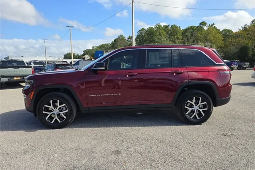 2025 Jeep Grand Cherokee Limited photo 1