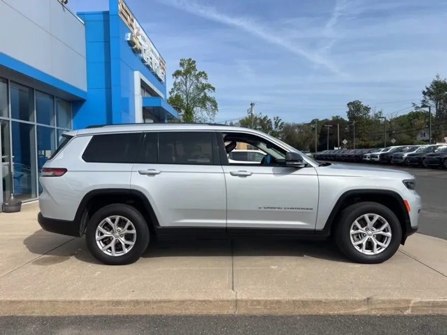 2022 Jeep Grand Cherokee Limited photo 1