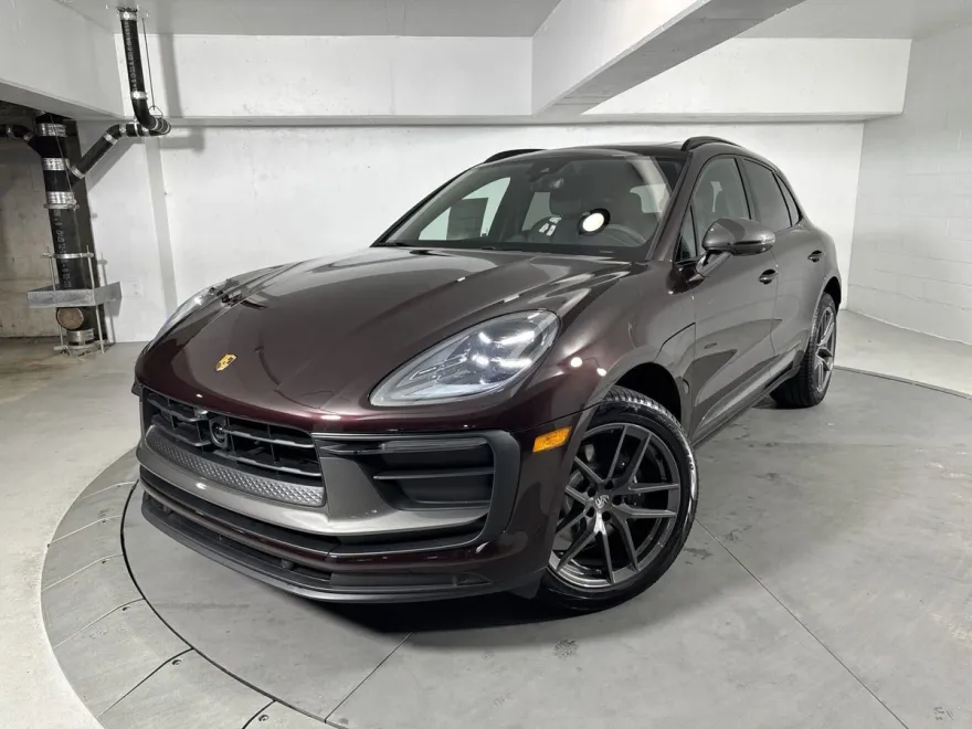 2025 Porsche Macan T photo 1