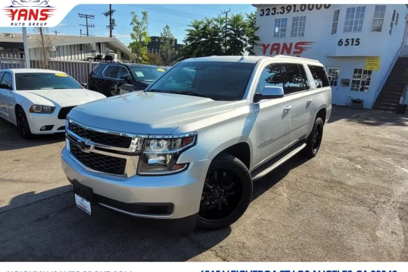 2015 Chevrolet Suburban LT photo 1