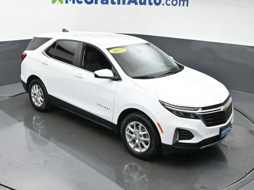 2023 Chevrolet Equinox LT photo 1