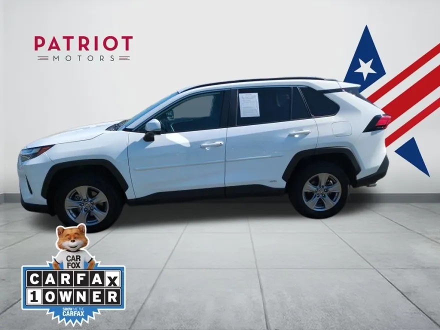2024 Toyota RAV4 Hybrid LE photo 1