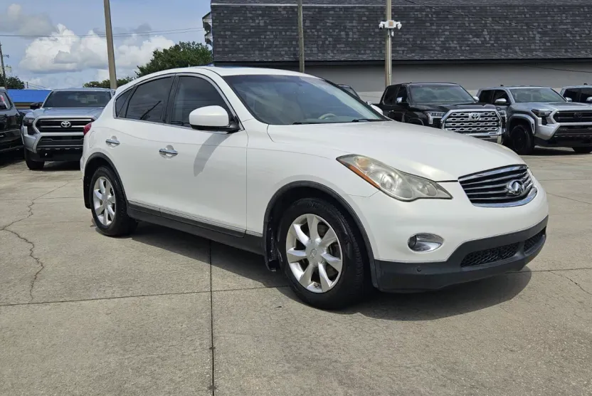 2010 Infiniti EX35 Journey photo 1