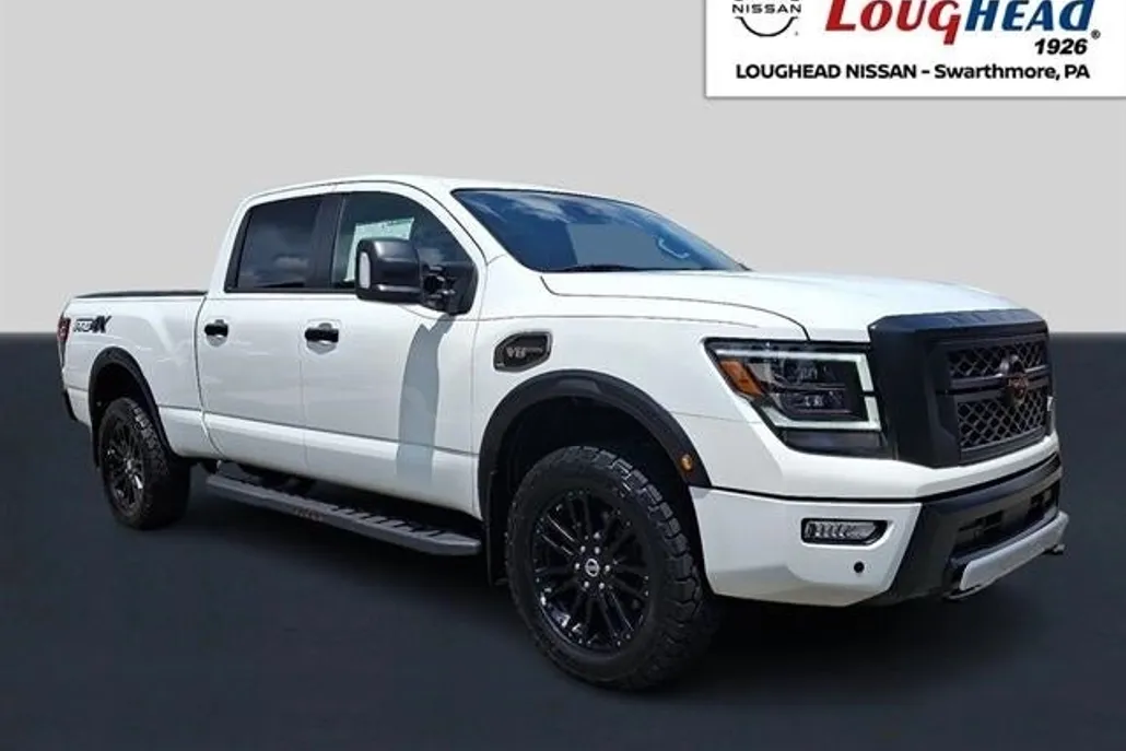2024 Nissan Titan PRO-4X photo 1
