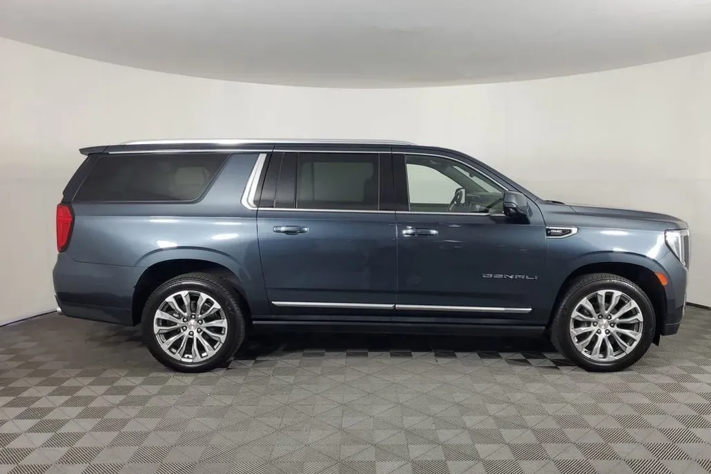 2021 Gmc Yukon XL Denali photo 1