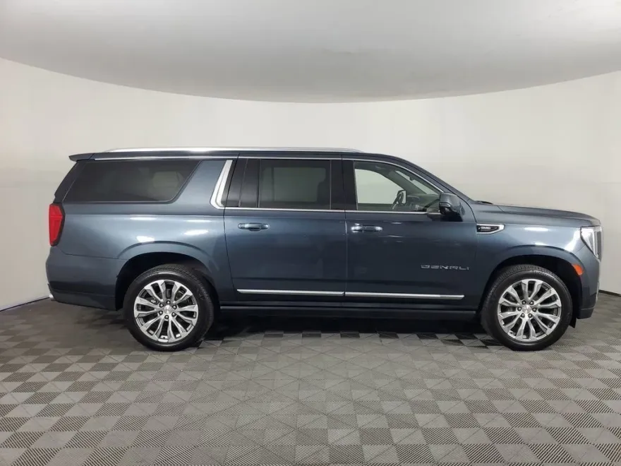 2021 Gmc Yukon XL Denali photo 1