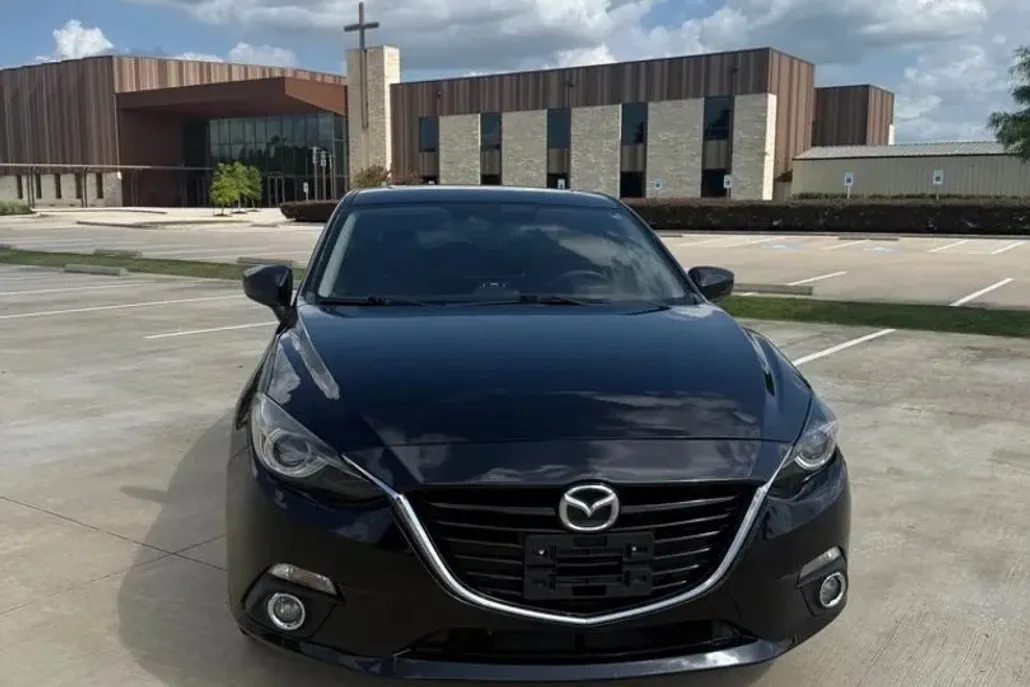 2015 Mazda Mazda3 s Grand Touring Hatchback photo 1