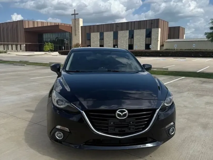 2015 Mazda Mazda3 s Grand Touring Hatchback photo 1