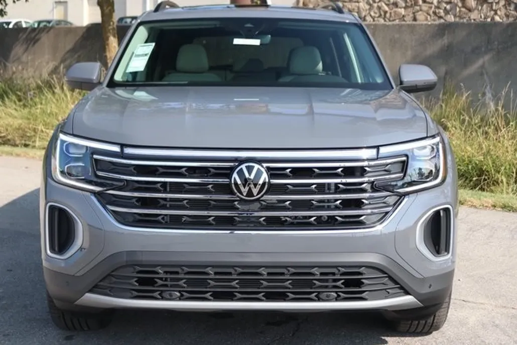 2026 Volkswagen Atlas SE Technology photo 1