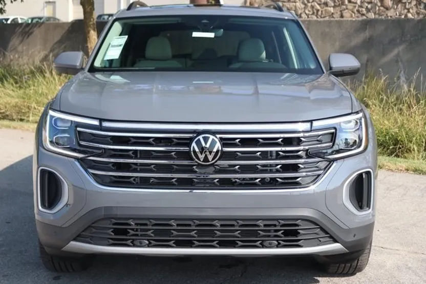 2026 Volkswagen Atlas SE Technology photo 1