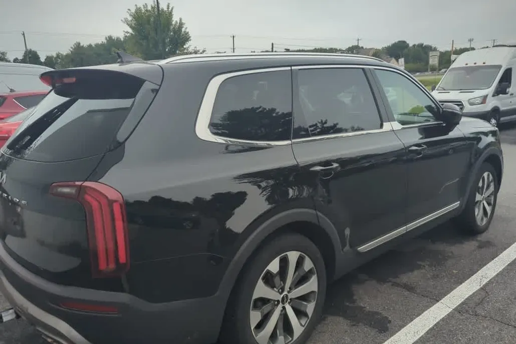 2022 Kia Telluride EX photo 1
