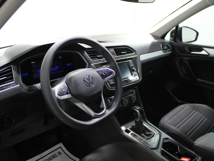 2023 Volkswagen Tiguan S photo 1