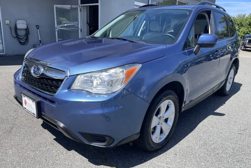 2015 Subaru Forester 2.5i Premium photo 1