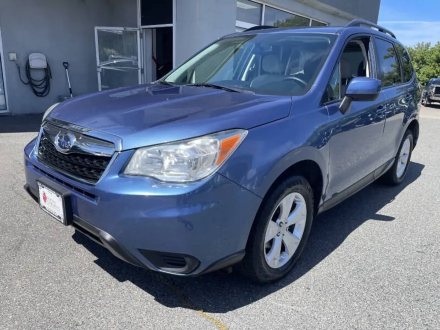 2015 Subaru Forester 2.5i Premium photo 1