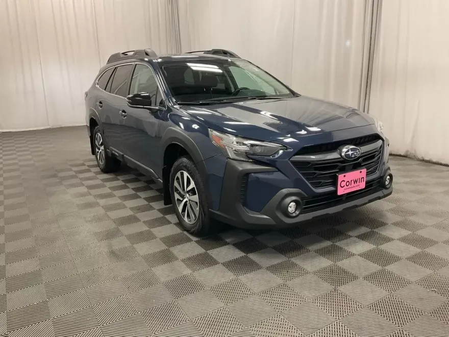 2023 Subaru Outback Premium photo 1