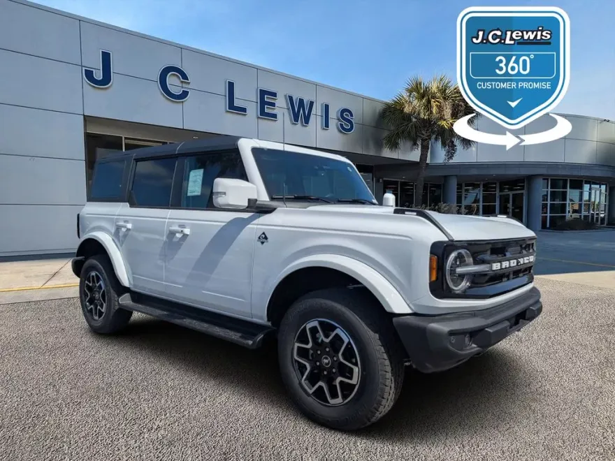 2025 Ford Bronco Outer Banks photo 1