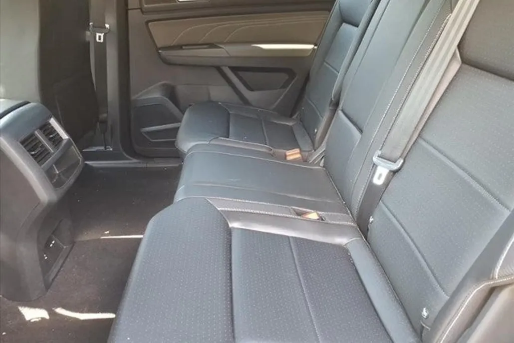 2022 Volkswagen Atlas Cross Sport V6 SE Technology photo 1