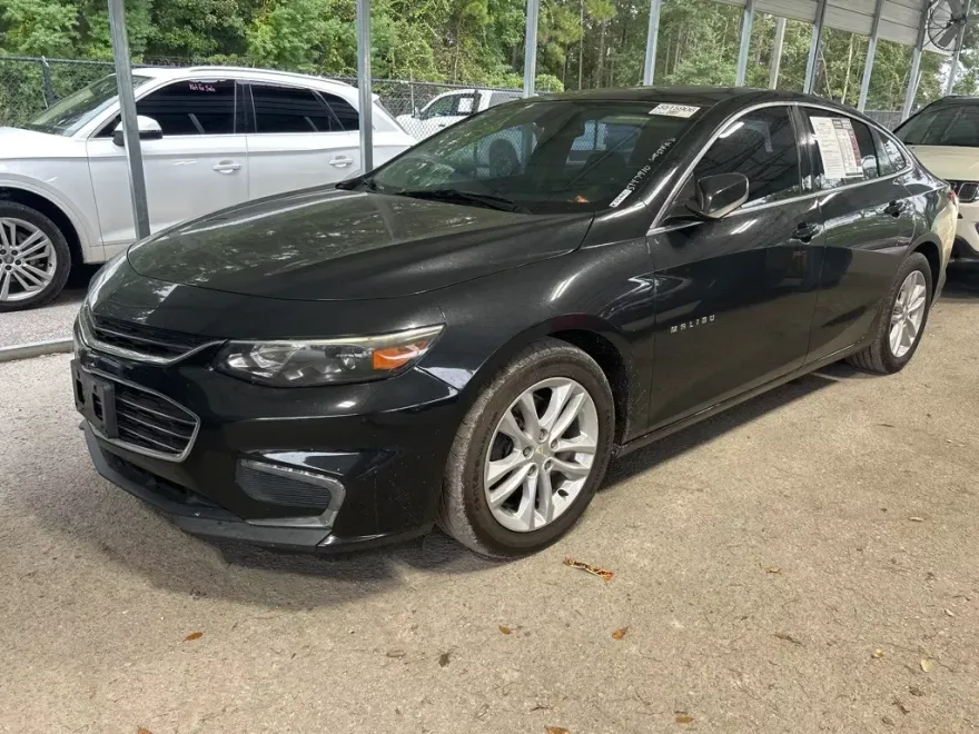 2017 Chevrolet Malibu 1LT photo 1
