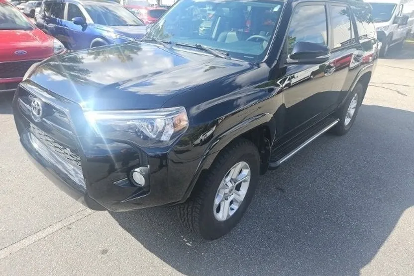 2019 Toyota 4Runner SR5 photo 1