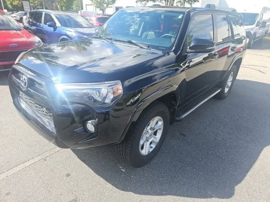 2019 Toyota 4Runner SR5 photo 1