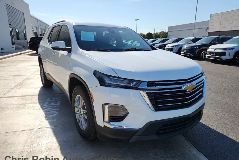 2023 Chevrolet Traverse Cloth 1LT photo 1