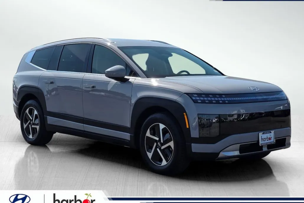 2026 Hyundai Ioniq photo 1