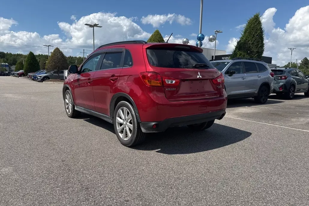 2015 Mitsubishi Outlander Sport SE photo 1