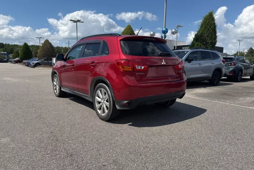 2015 Mitsubishi Outlander Sport SE photo 1