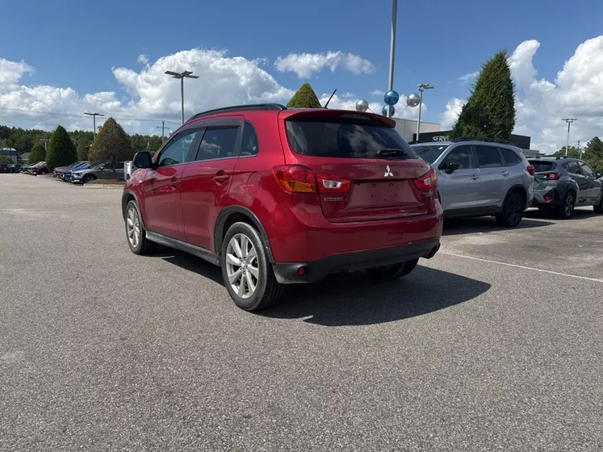 2015 Mitsubishi Outlander Sport SE photo 1